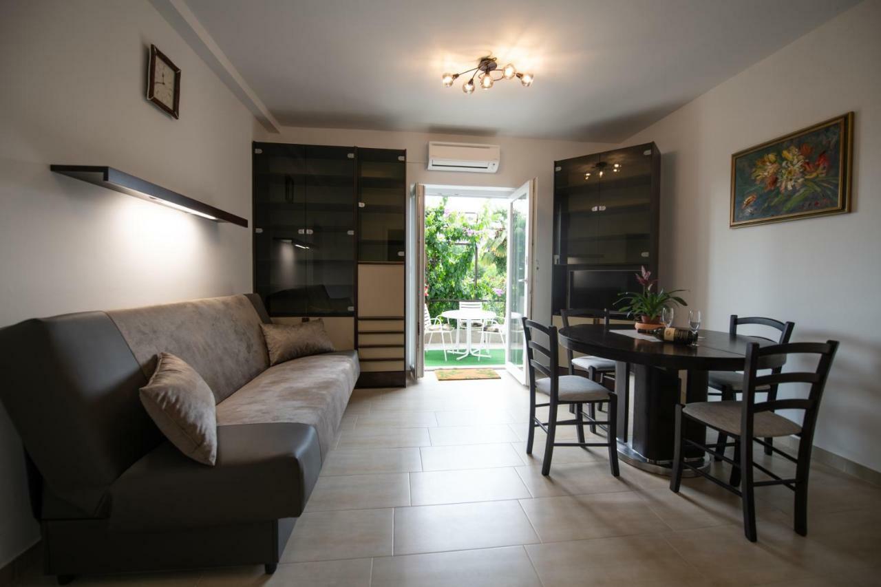 אופטיה Apartments Stella מראה חיצוני תמונה