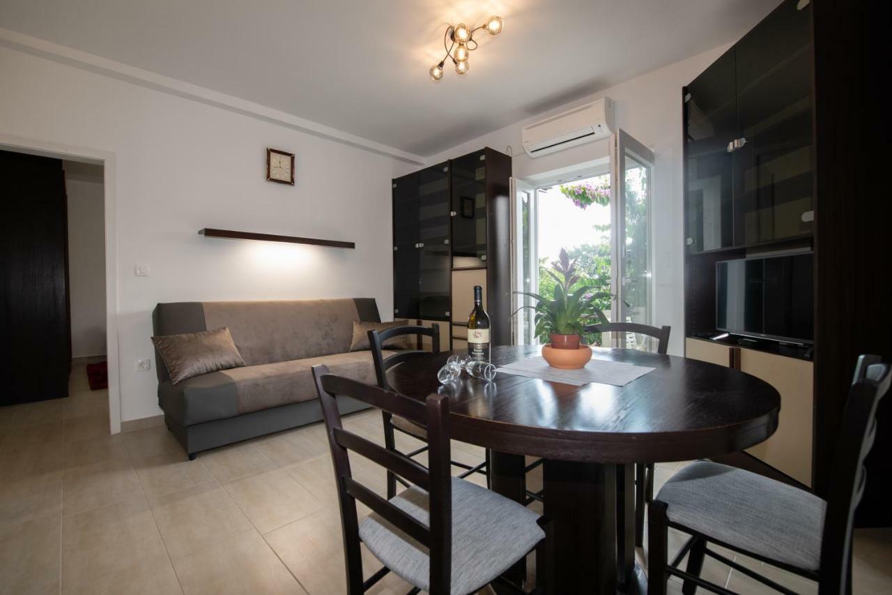 אופטיה Apartments Stella מראה חיצוני תמונה